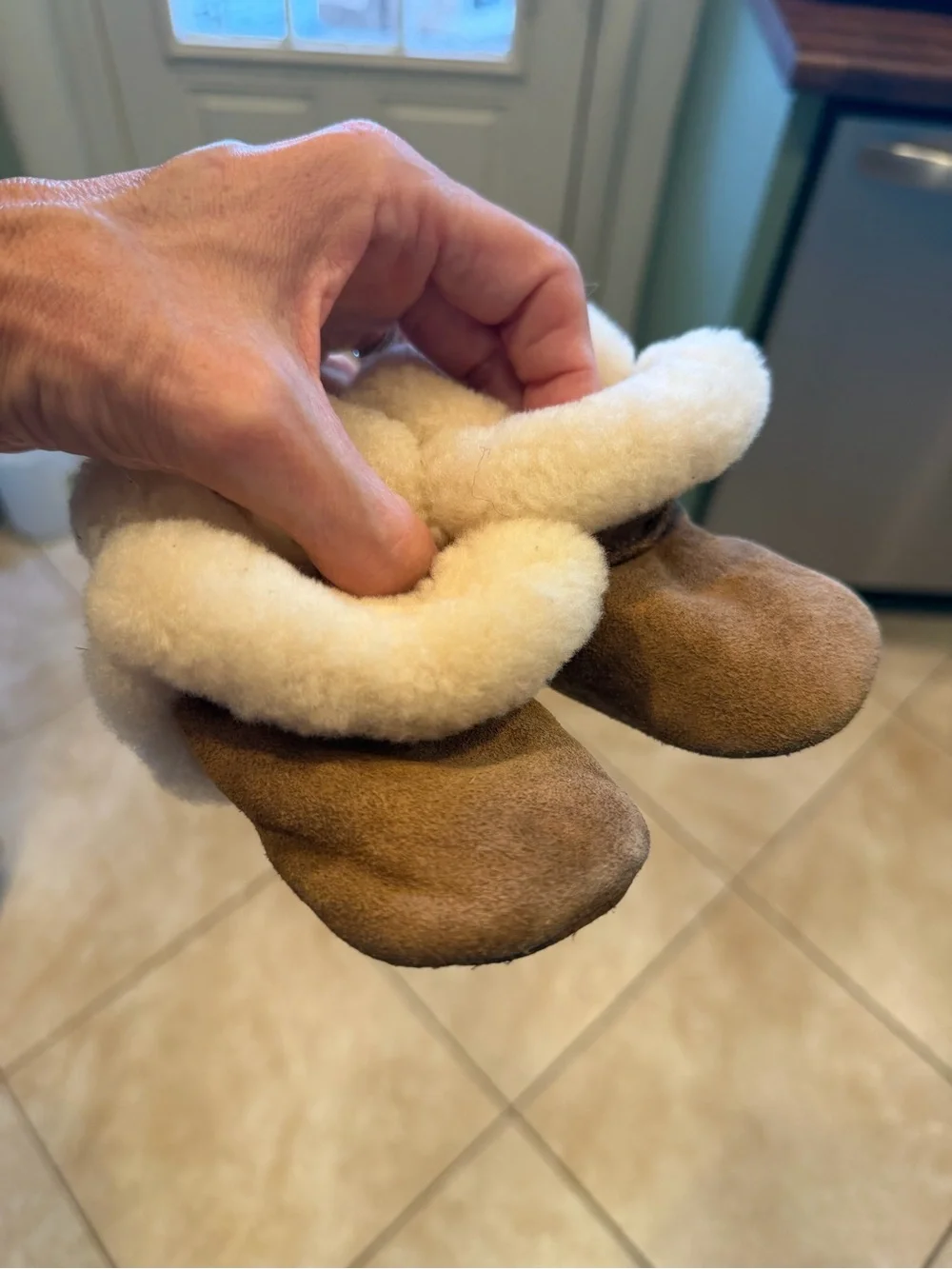 Baby Ugg fur lined boots size 2/3 does have wear see pics